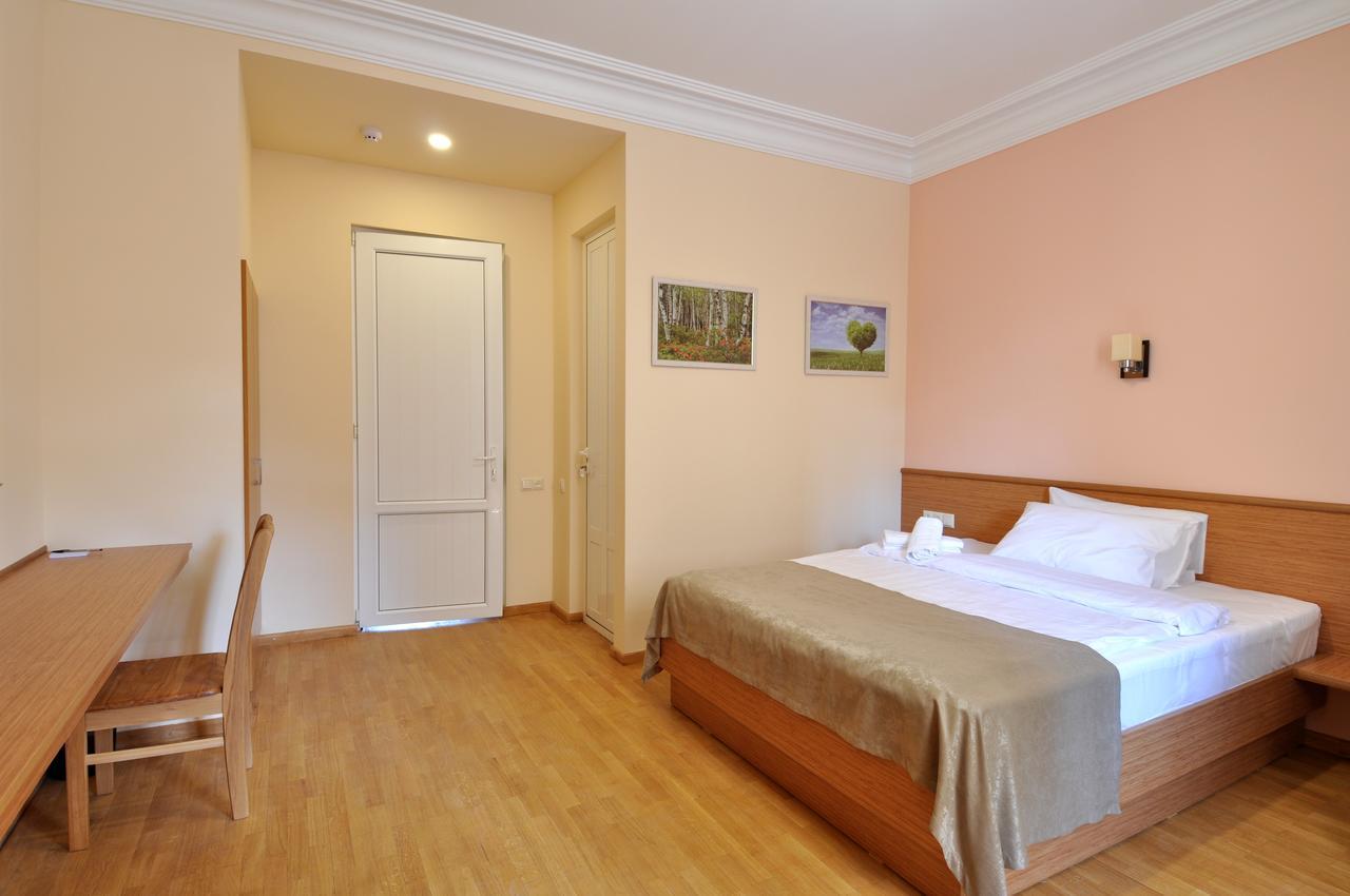 Albert House Hotel And Tours Erevan Exterior foto