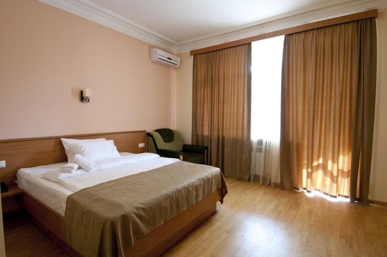 Albert House Hotel And Tours Erevan Exterior foto
