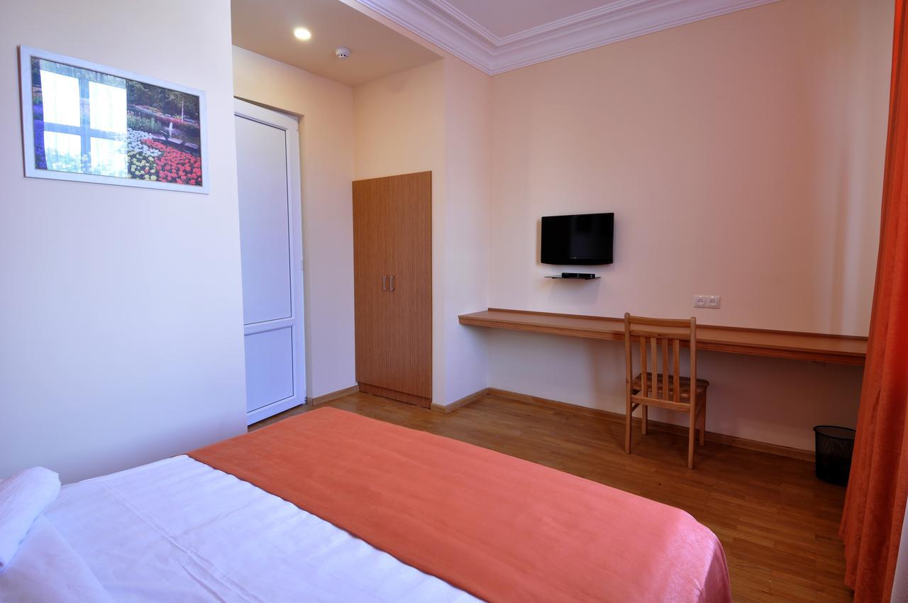 Albert House Hotel And Tours Erevan Exterior foto