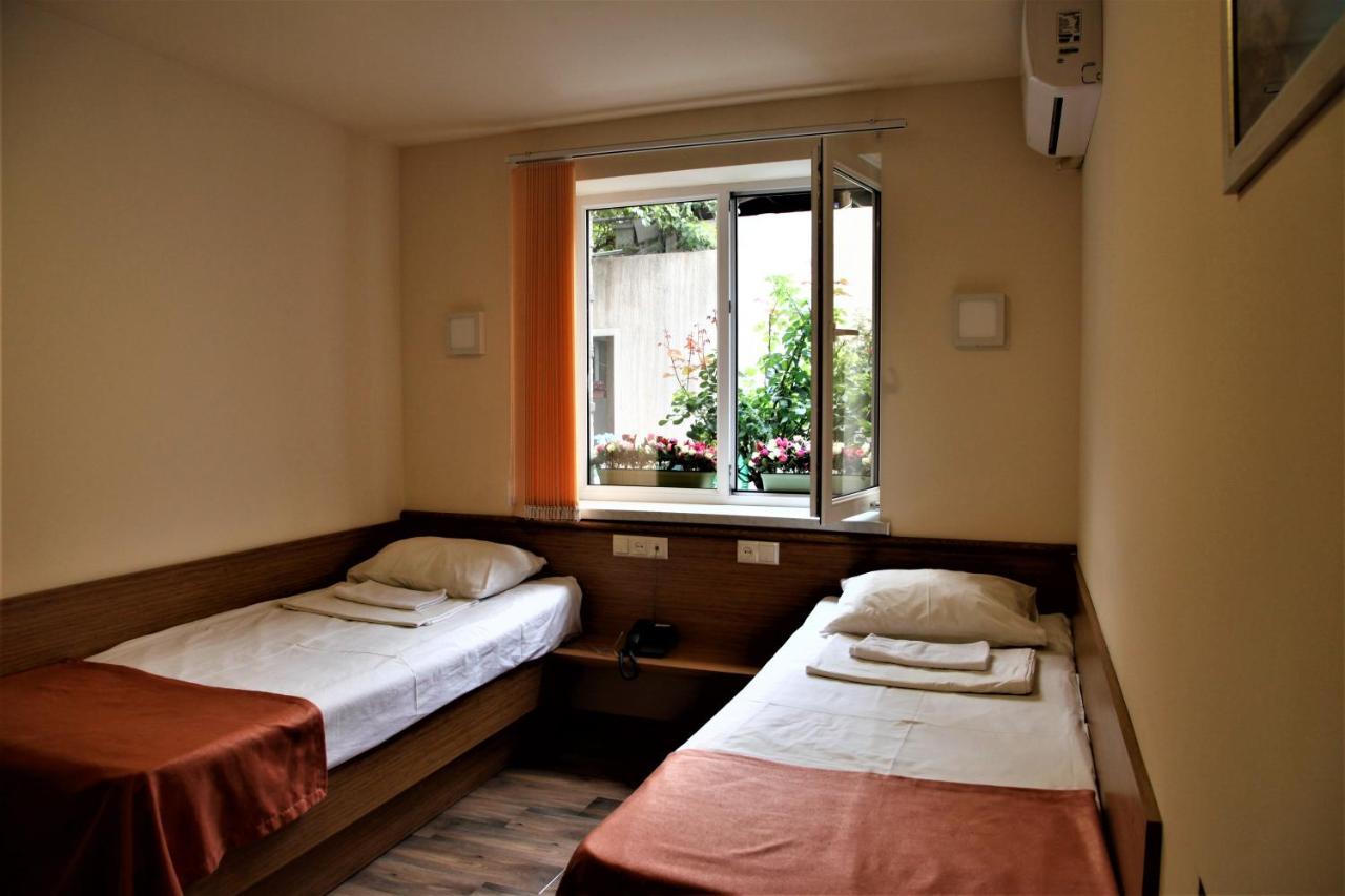 Albert House Hotel And Tours Erevan Exterior foto